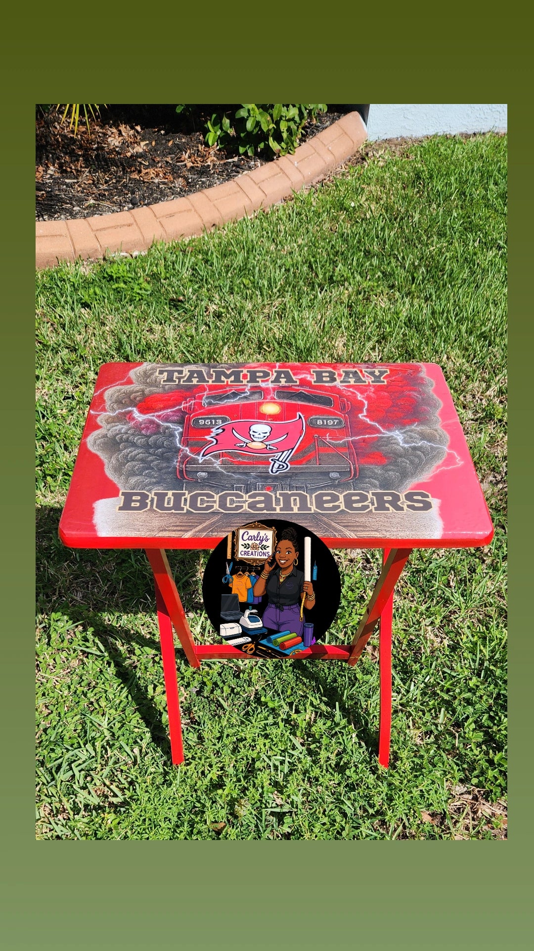 Handcrafted Decorative TV Trays- Where Style Meets Function